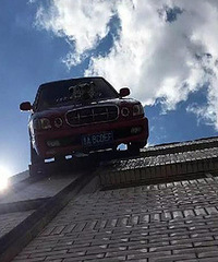 ����ţ���ˣ��γ�����ǽ�� ��ֱ������3¥