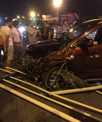 ������ˮ�峵�� ˾������ ������ײ���Ҳ��̶�