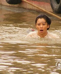 ��ˮ���Ϲ��Ⱦ����� Ů�˹�Ȼ����Ҫ���Լ�����ȥ