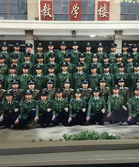 81������