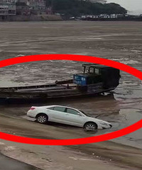 է��һ��С�����µ̰� ȥϴ��Ľ��ࣿ