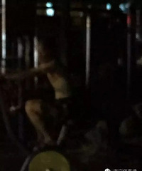 �������Ͼ���һ��̬͵���� ����Ů�����ö�Σ�����Ůͬ��������