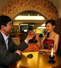 ��ѧͬѧ�����ϵĹ������ԣ��ھƵ����7��7ҹ