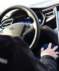 ������������˹��Autopilot�Զ���ʻ20Ӣ�� ����һ��