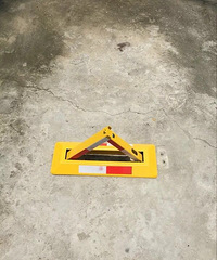 �ع⣡����ĳС�� ����˽�԰��̻����ĳ��Լ�ͣ��λ ��װ�˵���