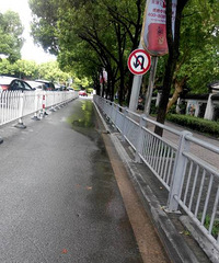 ÷��ֶ���񿾮�ǲ�������ðˮ ����ʮ�׵�·���ˮ����