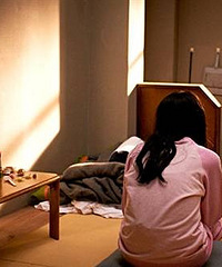 ��������İ�����ӣ�ƽ��Ů����ҹ�ؼҷ��ֳ����ݵ�����...