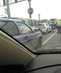 �������ҽԺ����7����ײ �ֳ�һƬ�ǽ塭��