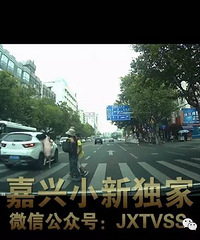 ��԰������ֳ��£�ԽҰ��ײ������Ů�� �г���¼��������һĻ