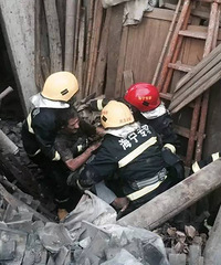 �����ա�����һ��լͻȻ̮�� һλ��ϡ���˱�ѹ Σ��ʱ�̡�