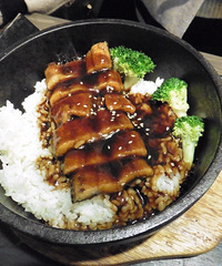 ���óԵ�����ʯ�������������У�