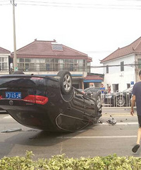 �·���һ��ɫ����ײ���� �Ľų����ˣ�