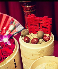 ��̸�λ�������ѹ���Ƹ��ͼ�ױ���з���4�����Ů����6W