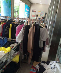 �ڽ��ϱ�һ¥�ſ������������Ӷ��ˣ���Ժ�