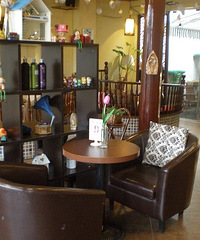 ÷���һ����ʽ���ŵ�С�ʿ��� �˾�40����+��Ʒ�ĺ�ȥ����