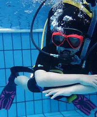 �ţ�����11��ѧԱ ���Ǳˮִ������