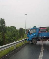 ���������ѵ��� һ����������� ��·�ڿ��������ģ�