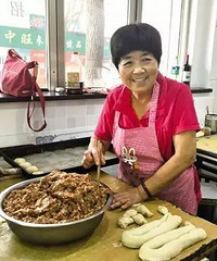 �ж��������и����±����̡� ÿ�껨2���Ԫ���±�����;���Ժ