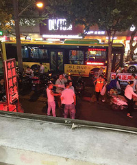 �ڼ�·�ŵ���γ��ſ�