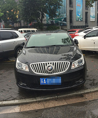 ����ͣ����ô�� ������·�ڵ�ס�� �������Ż�������ײ������