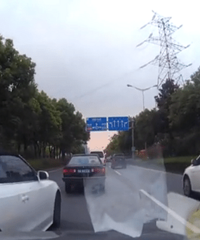 ����or������ҵĳ�ֱ�ӱ�ײ��һ���ӣ�