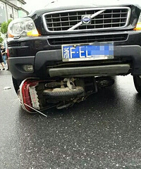 ���£��������巢��������һ�綯����ѹ���ֵף��˱�����10���ף�