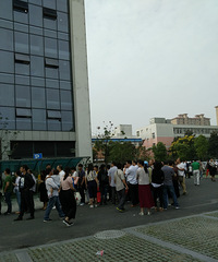 �����Ŷ�·�������������� �ſ����˼����ˣ����ֿ��Ȳ��г�