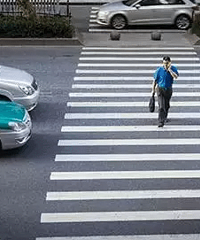 �����������ڰ�����ǰ�������� ȴ�����泵����"ɵX"