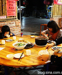 ����Ů����ҹ���� ����һ���Ӿ�Ȼ�����������¡���