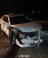 ���£��������𳵻� �����ӳ�ͷλ�ùᴩ��β�� ����