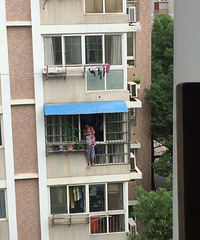 ͻ�������ϻ�԰����Ҫ��¥ ���滹�и�Ů�˱�����һֱ�ޣ�