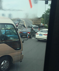 �Ϻ������Ϲ��̳����˳���ײ ��˳����������ˣ�