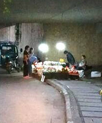 �ո�ͨ������ɽ·���Ŷ� �Ѿ���Ϊ��ʱˮ����