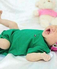 ����Ӥͷ�ϰγ�һ���� �����ҽ����ŭ���ѡ�����