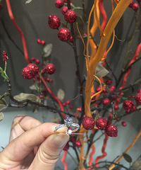 Ů�˶���ʯ����û�еֿ���