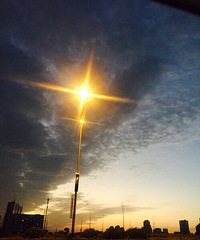 ���˵���գ�ͷ�����������°��ĵģ�������