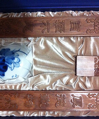 �������