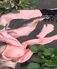 ˭��Ů���ѣ������ں�����...