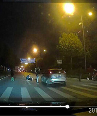 ����ѧԺ�ſ� һ��С���ﱻ��ײ�ˣ�����...