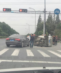 һ�Բ��Ͼͷ�������ͩ����µ�ײ������� ����������෭