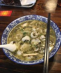 �и۳���߷���һ��С��� ��ζ��������������£�