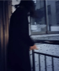 "现在的孩子了不得!亲眼看见00后女孩吸烟吓我一大跳"