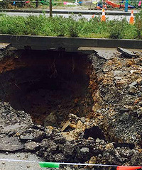 ���ţ��Ͻ�·�����ݱ�����