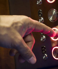 һ������˴����ͣ��  �ദС�����˱��������ˣ�