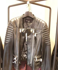 [�]Ƥ�¹����� �·������ ȫ���޼۸�..