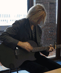 �����У��ѧ����������������� MV��Youtube����