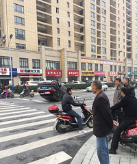 ���ͺ���Ҫ���ģ��찲�׶�԰·�ڷ��������¹� �Ľų����ˣ�