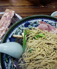 �ֲ�һ�ҺóԵ����  ������۸�Ҳʵ�ݣ�