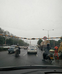 ���˴����ֱ�ײ�� ��N���ˣ�����˴���������Ӱ�����