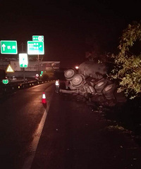 ���˸���է�����ѵ��� �д��ͻ���������